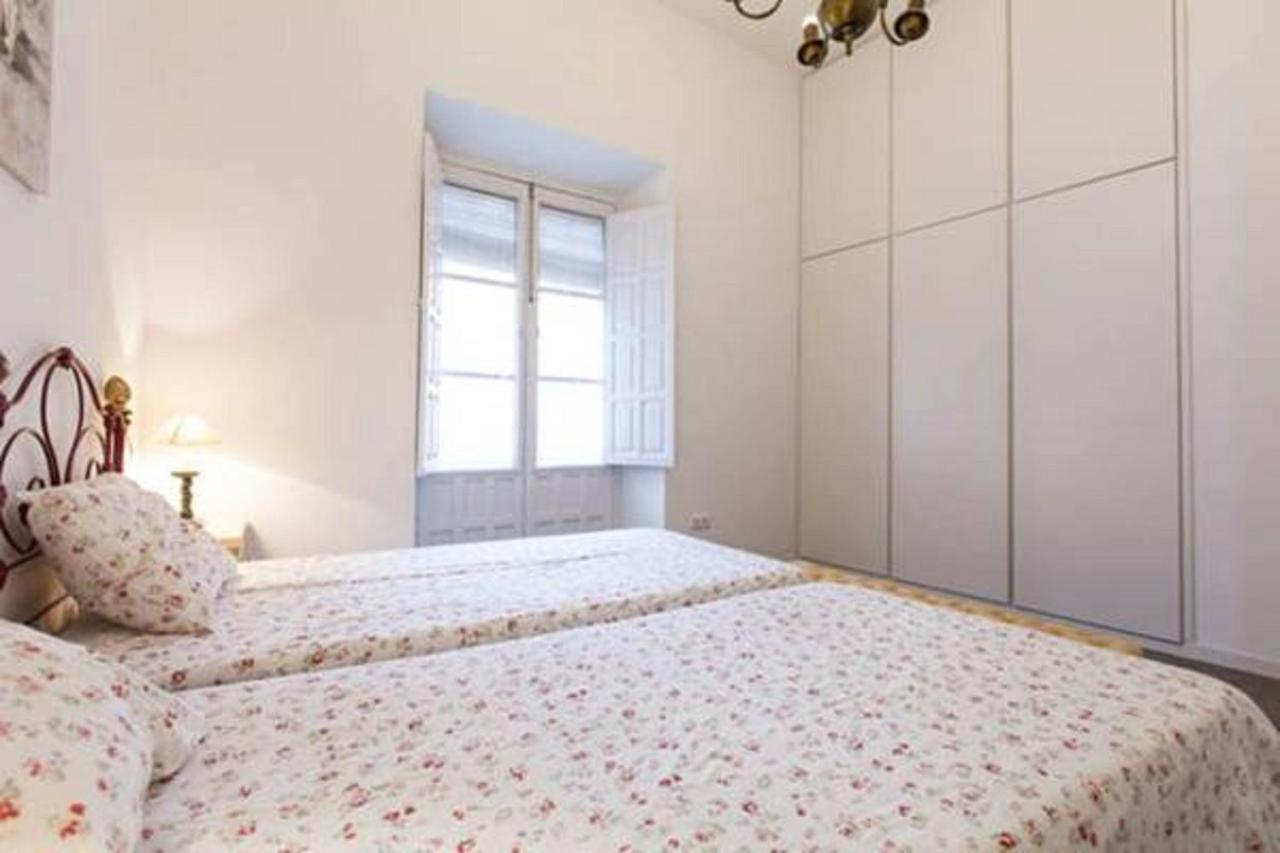 Apartamentos Rg Arenal Sevilla Pokoj fotografie